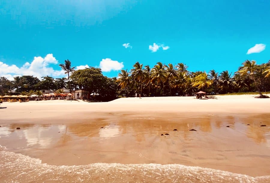 Praia do Tôa Tôa, trecho da Praia de Taperapuã em Porto Seguro